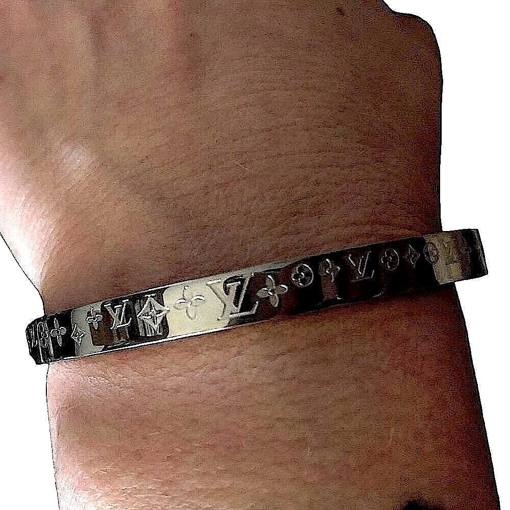 Restocked😁 & available in silver